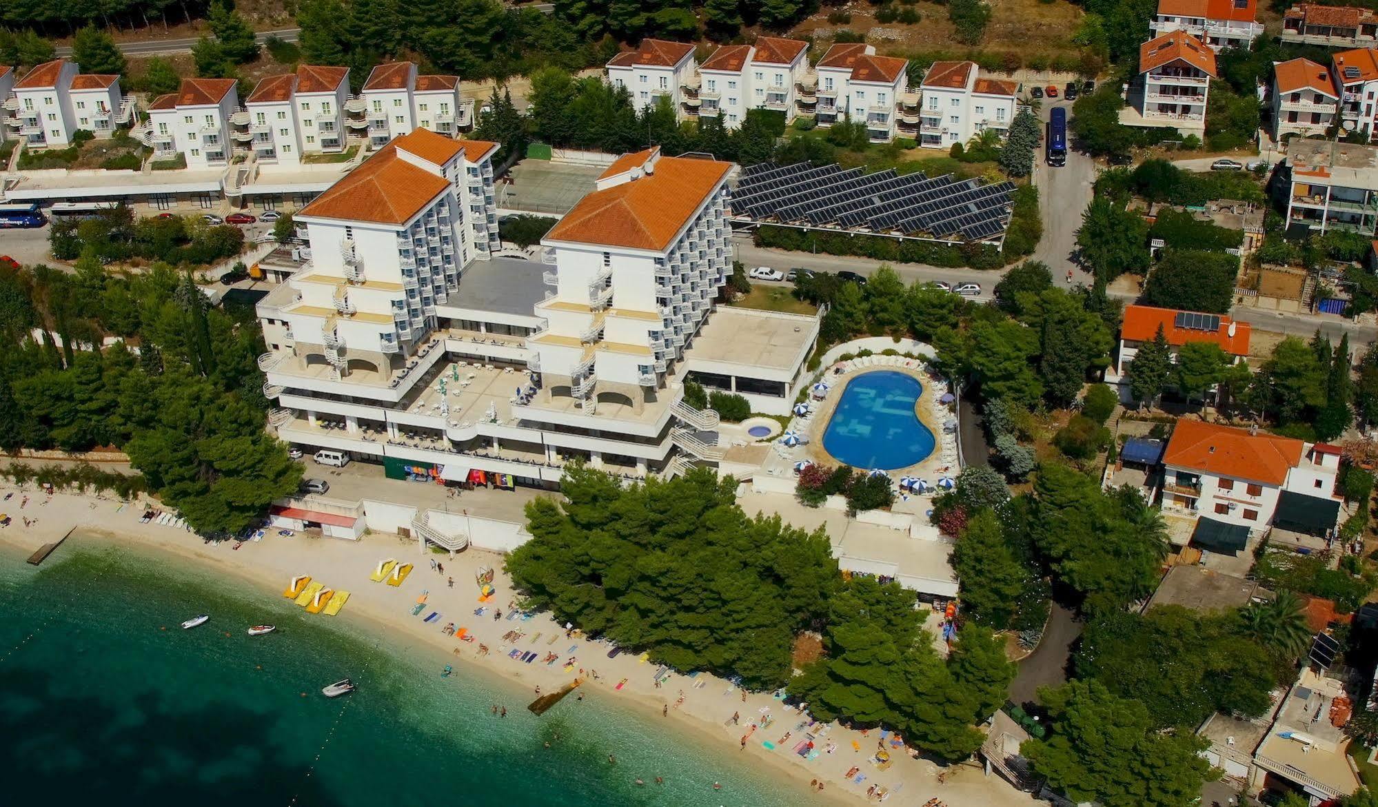 Hotel Labineca グラダツ エクステリア 写真